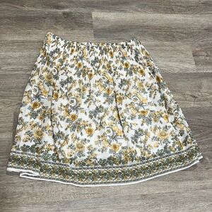 Max Studio Beautiful A Line Skirt Lightweight Perfect for Summer Size Large